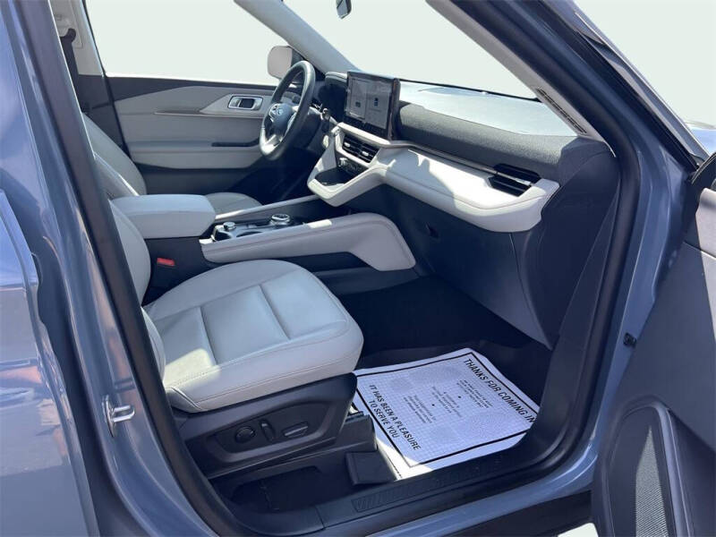 2025 Ford Explorer Active