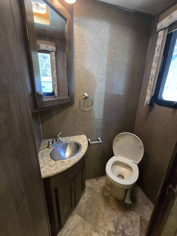 2017 Thor Motor Coach Windsport