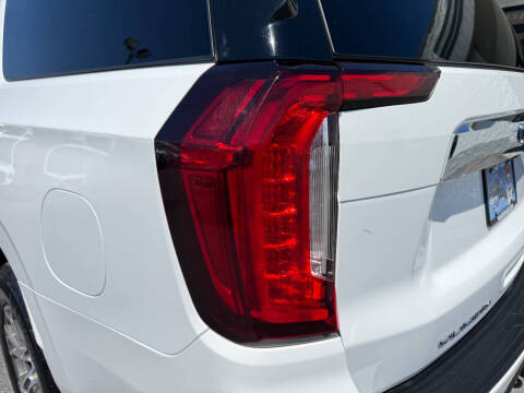 2023 GMC Yukon XL SLE