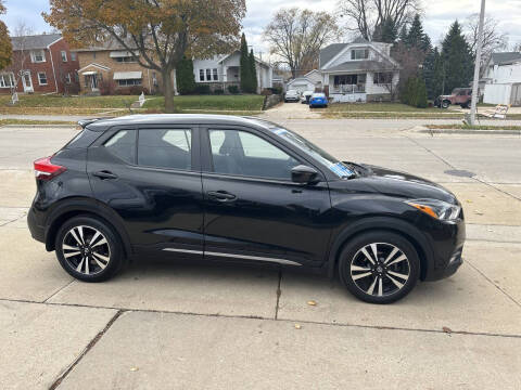 2020 Nissan Kicks SR
