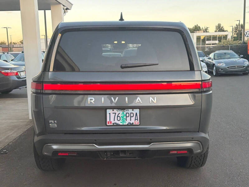 2023 Rivian R1S