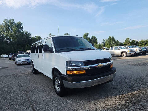 2025 Chevrolet Express LT 3500