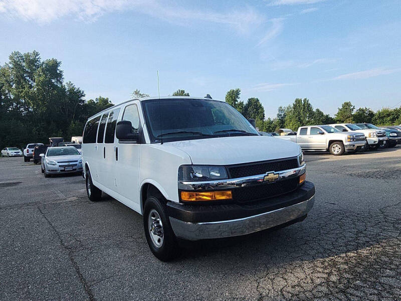 2025 Chevrolet Express LT 3500