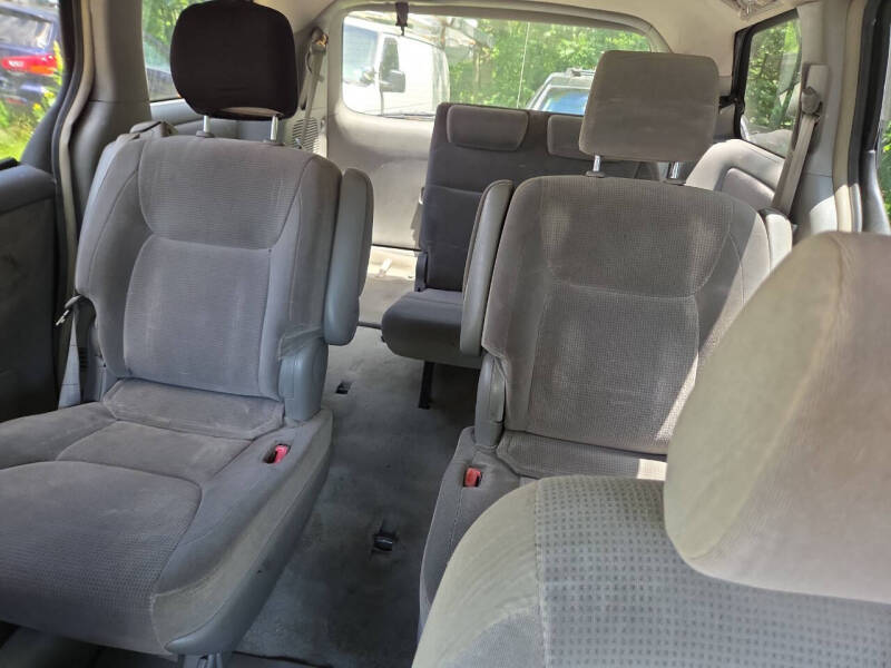 2004 Toyota Sienna LE 7 Passenger
