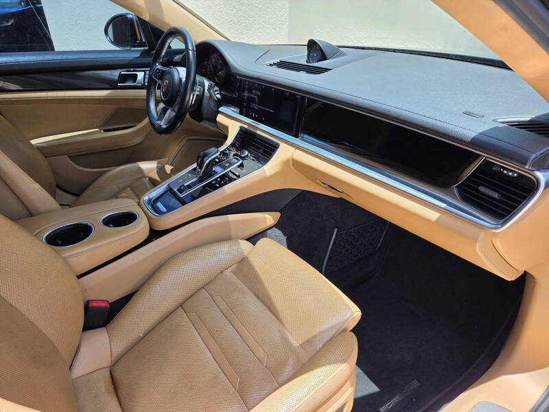 2020 Porsche Panamera