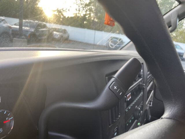 2025 Chevrolet Express 2500