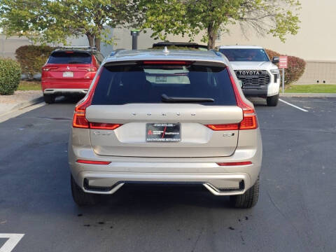 2025 Volvo XC60 B5 Core Dark Theme