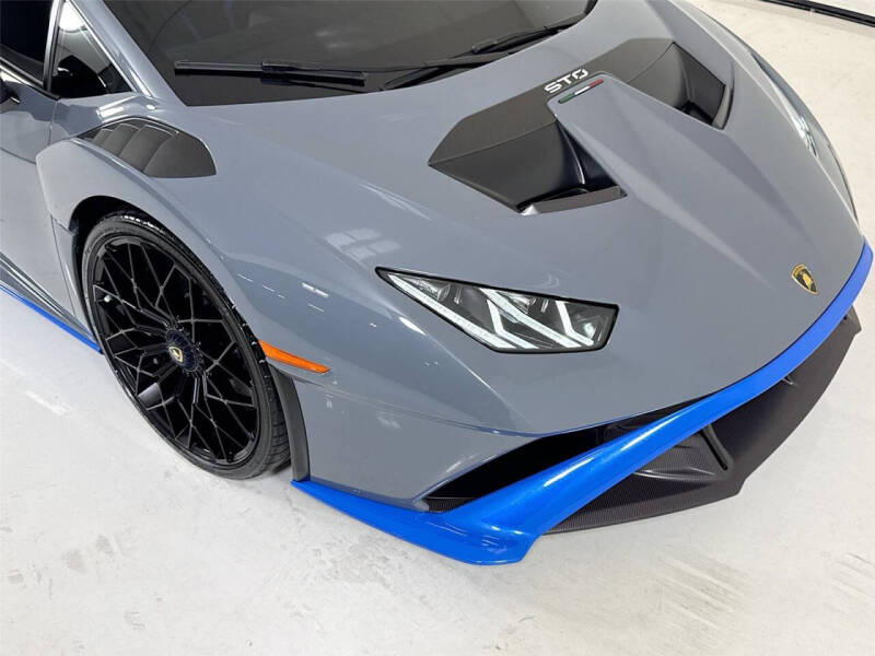 2023 Lamborghini Huracan STO