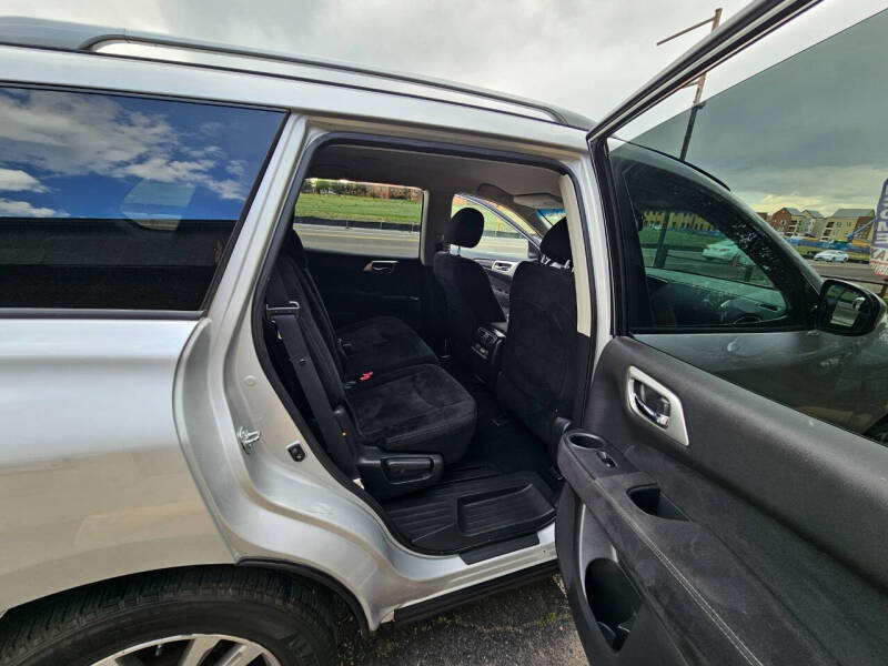 2015 Nissan Pathfinder SV