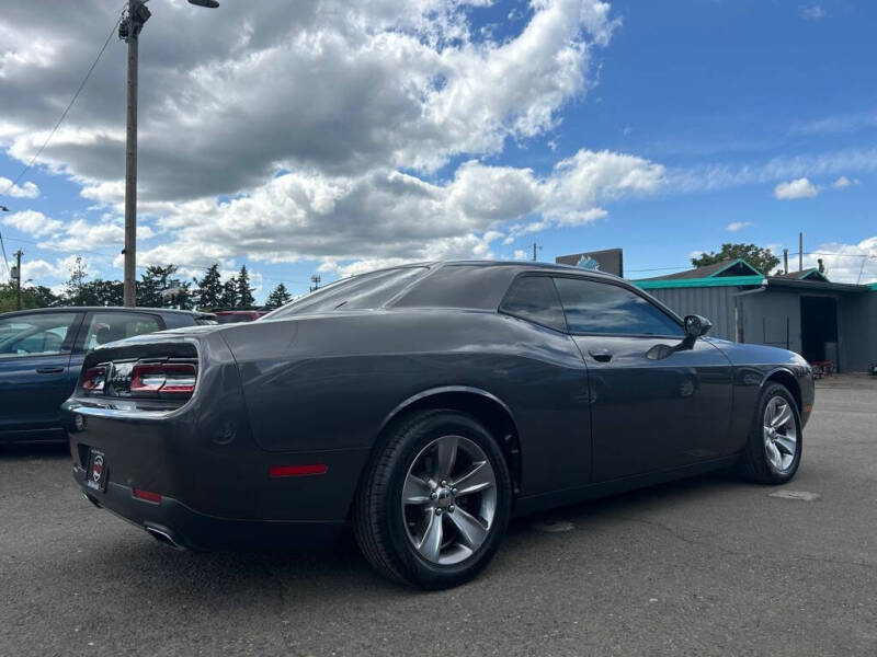 2016 Dodge Challenger SXT