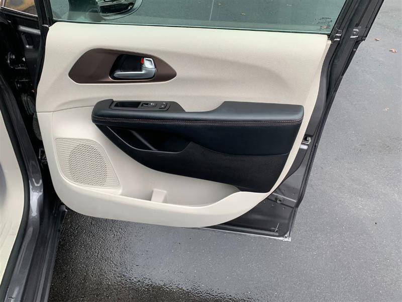 2019 Chrysler Pacifica Touring L