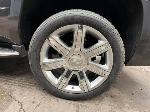 2017 Cadillac Escalade Luxury