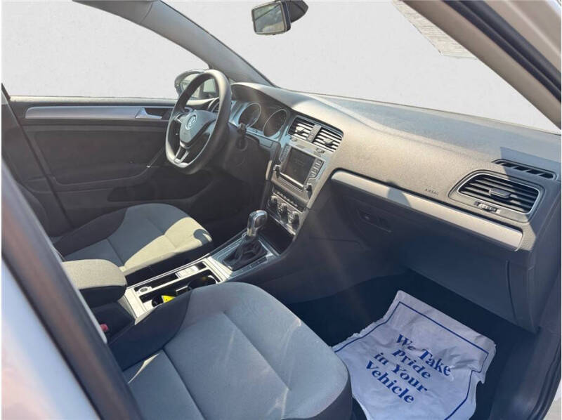 2016 Volkswagen e-Golf SE