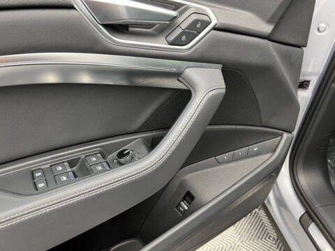 2022 Audi e-tron quattro Premium