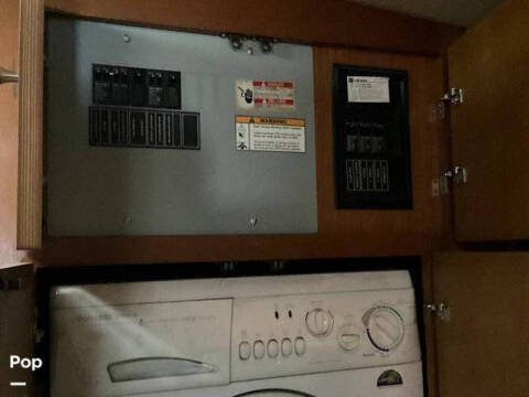 2008 Freightliner XCS Chassis