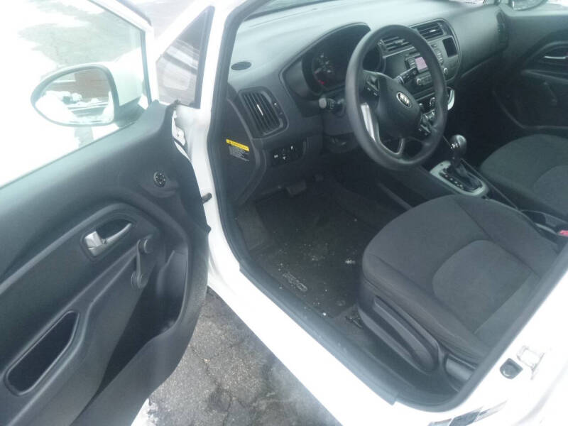 2014 Kia Rio 5-Door LX