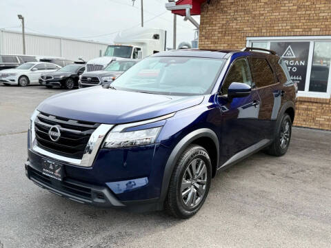 2022 Nissan Pathfinder SV