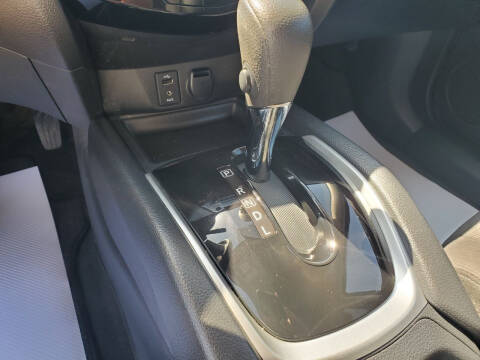 2016 Nissan Rogue SV