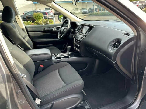 2020 Nissan Pathfinder S