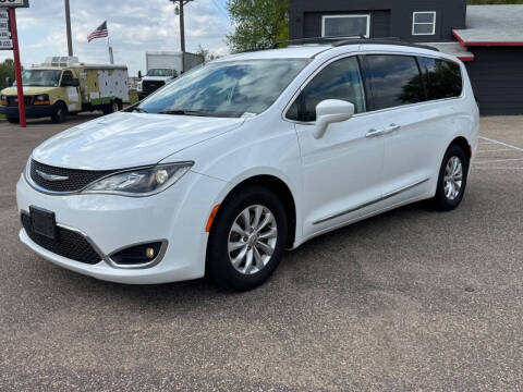 2017 Chrysler Pacifica Touring Plus