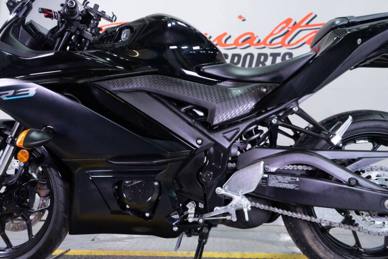 2023 Yamaha YZF-R3 ABS