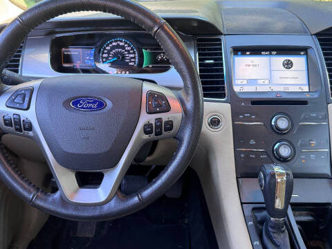 2017 Ford Taurus SEL