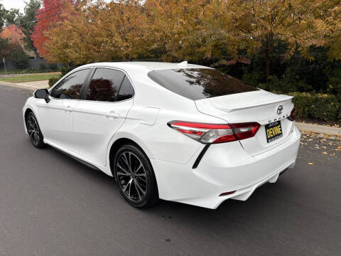 2020 Toyota Camry SE
