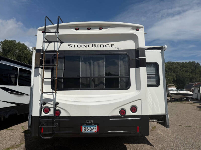 2013 KZ Stoneridge 36' 5th wheel 4 slides