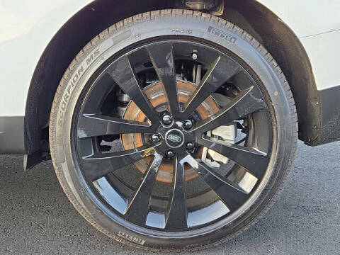 2025 Land Rover Range Rover Sport P360 SE