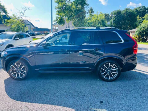 2016 Volvo XC90 T6 Momentum