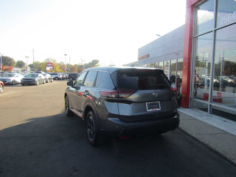 2025 Nissan Rogue SV