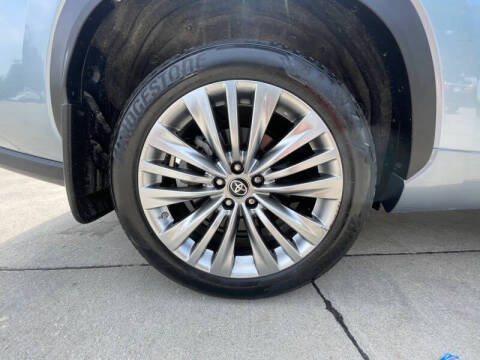 2023 Toyota Highlander Platinum