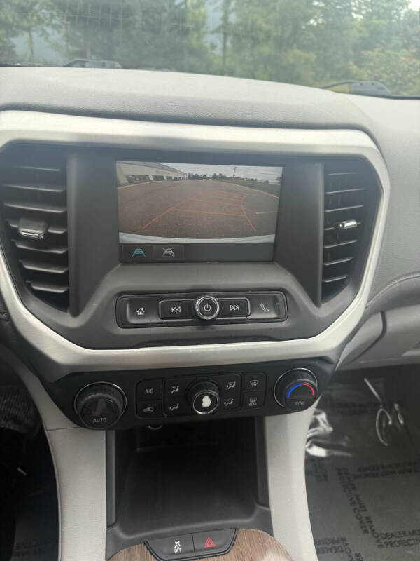 2017 GMC Acadia SLE-1