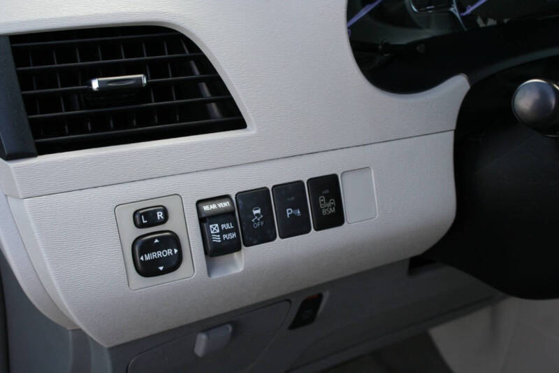 2014 Toyota Sienna XLE 7-Passenger