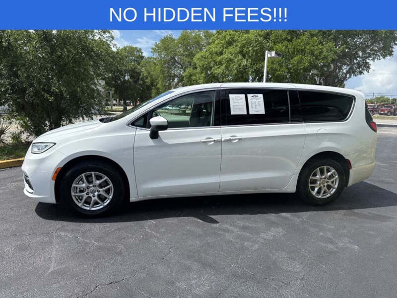 2023 Chrysler Pacifica Touring L