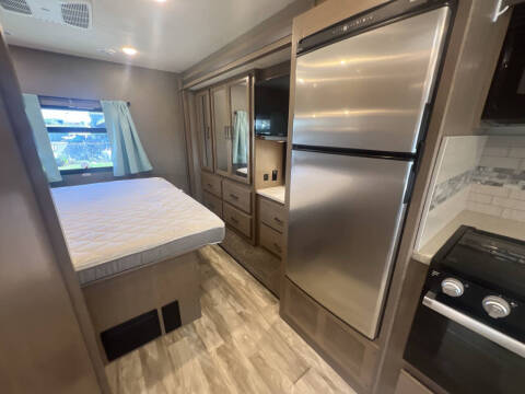 2021 Thor Motor Coach Hurricane