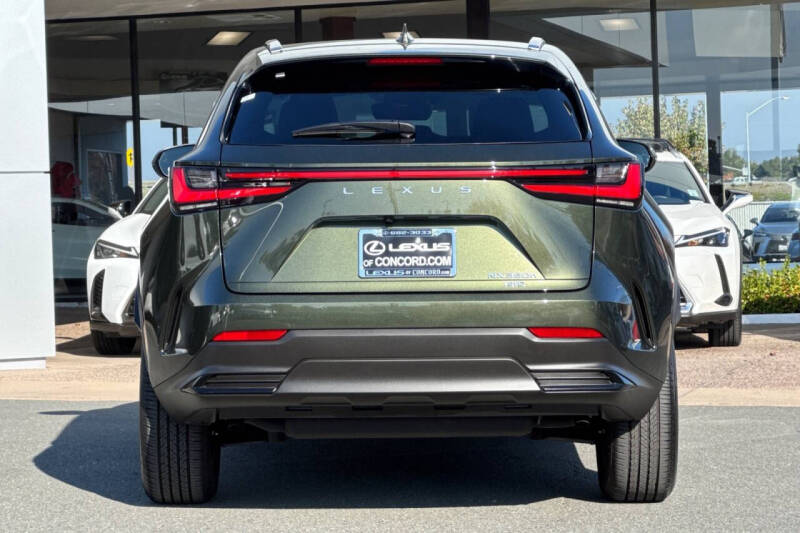 2022 Lexus NX 350h Premium