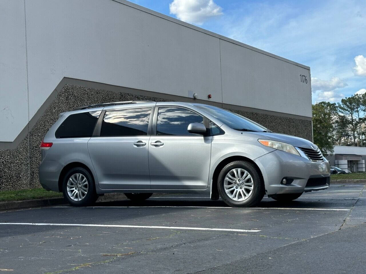 2013 Toyota Sienna for sale at Prompt Luxury Cars LLC in Austell, GA