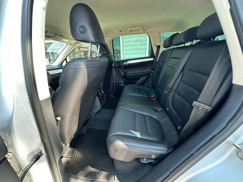 2016 Volkswagen Touareg VR6 Sport