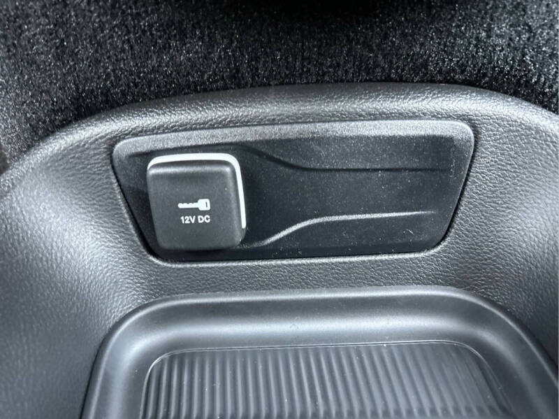 2027 Chrysler Pacifica LX