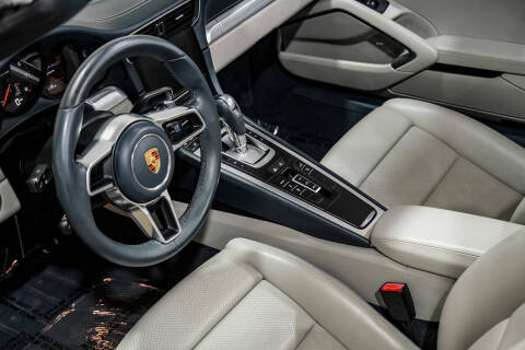 2017 Porsche 911 Carrera