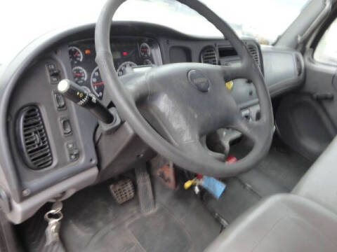 2008 Freightliner M2 106