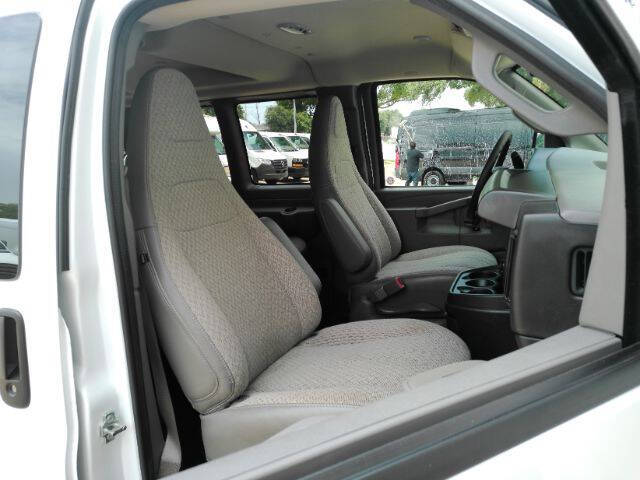 2025 Chevrolet Express LT 3500