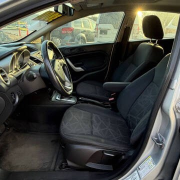 2012 Ford Fiesta SES