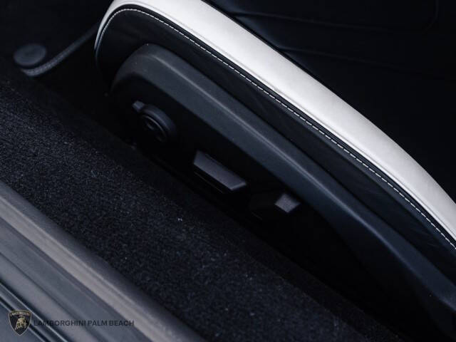 2024 Lamborghini Revuelto