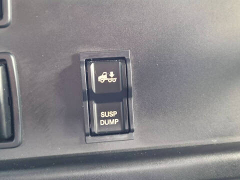 2025 Freightliner M2 106