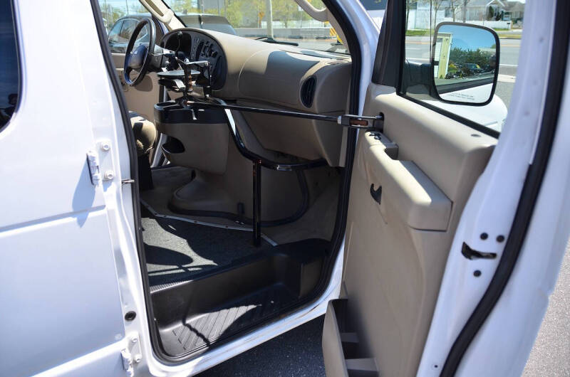 2008 Ford E-Series E-150 XLT