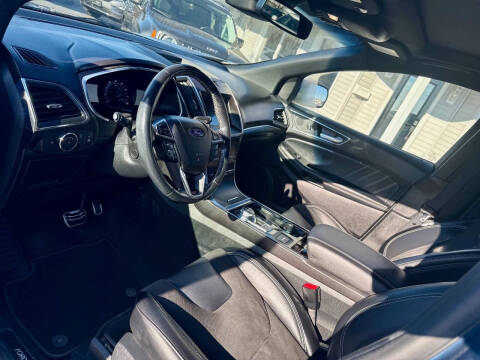 2020 Ford Edge ST