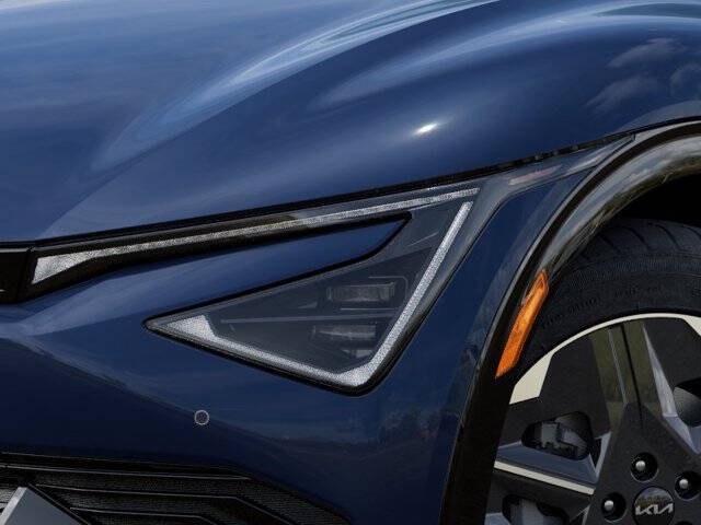 2025 Kia EV6 Light