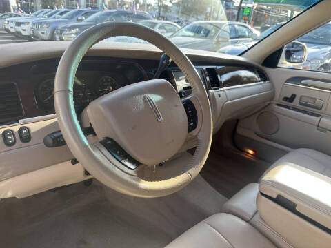 2007 Lincoln Town Car Signature